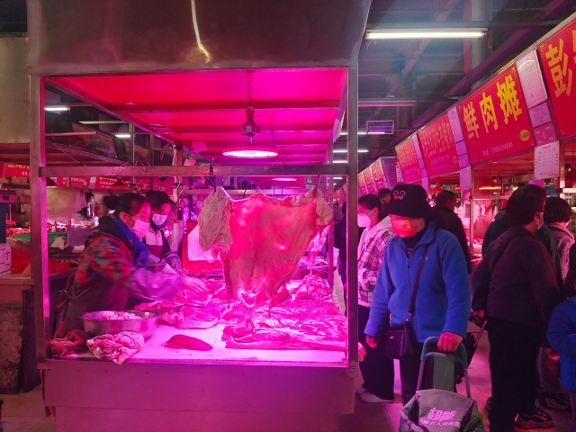 呈貢區(qū)各大商超集貿(mào)市場(chǎng)貨足、價(jià)穩(wěn)（呈貢區(qū)融媒體中心供圖）