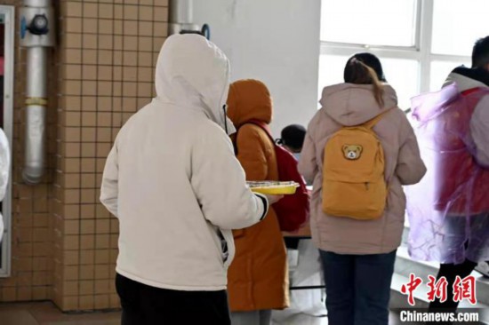 西安科技大學(xué)為校外研考生備“免費(fèi)午餐”