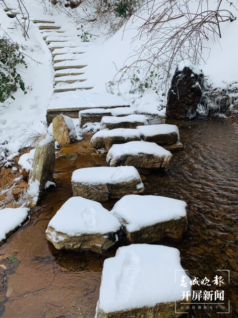 昭通雪景(開屏新聞?dòng)浾?申時(shí)勛 通訊員 白鳥 戴虞夢(mèng) 陳光惠 攝)