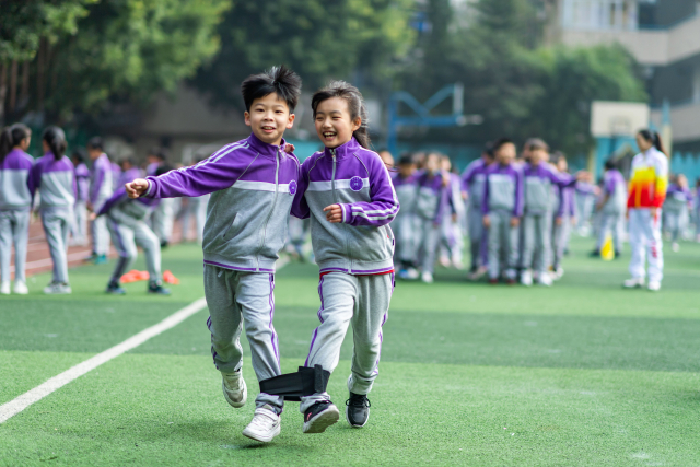 體育鍛煉 快樂(lè)成長(zhǎng) 體育鍛煉 快樂(lè)成長(zhǎng)