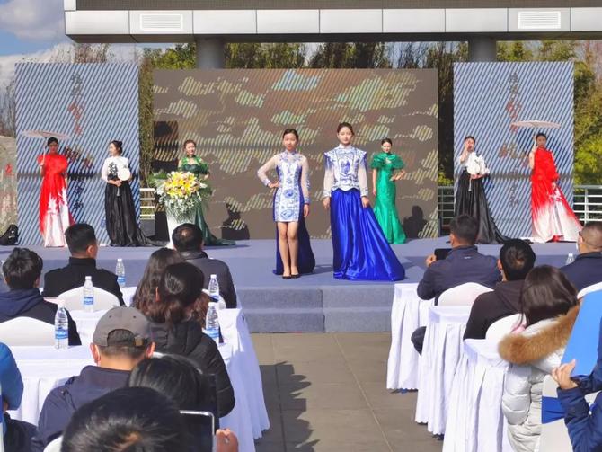 640.webp (1) 640.webp (1)