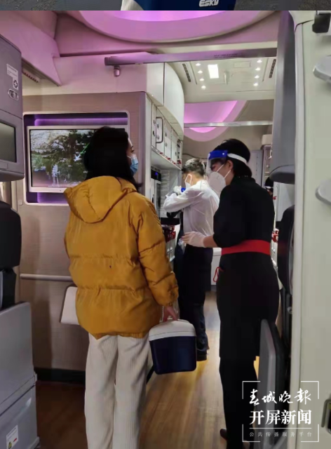 28分鐘！東航云南打通延續(xù)生命的綠色通道（葉勤茹 王浩帆 王舸屹 王朱 攝影報(bào)道）