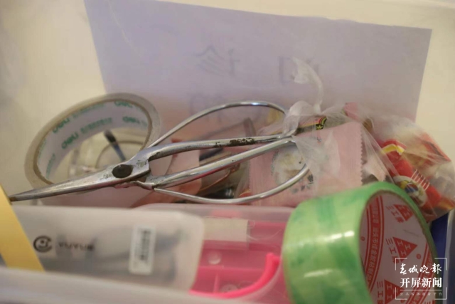 開屏觀察｜走出“數(shù)字迷宮”，如何讓老年人在智慧就醫(yī)道路上不掉隊(duì)？（開屏新聞記者 艾子文 攝）