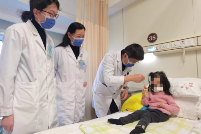 昔日“天價藥”納入醫(yī)保云南省首例“諾西那生鈉注射液”治療在省一院完成（云南省第一人民醫(yī)院供圖）