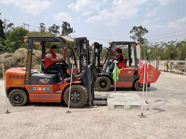 新增就業(yè)人數(shù)連續(xù)5年保持在14萬人以上！昆明曬出就業(yè)創(chuàng)業(yè)成績單（供圖）