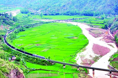 “慢火車”旅行:放慢腳步 感受“詩和遠方” “慢火車”旅行:放慢腳步 感受“詩和遠方”