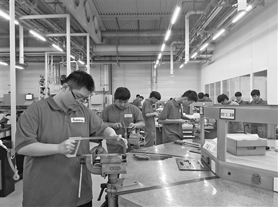 5_2110728245_b 5_2110728245_b