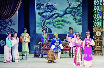 上海，一座“全年有戲”的城市