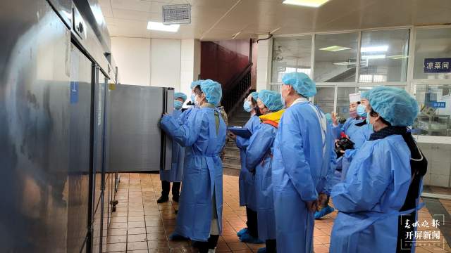 今年來昆明已檢查餐飲單位39627家(開屏新聞?dòng)浾?王磊 攝)