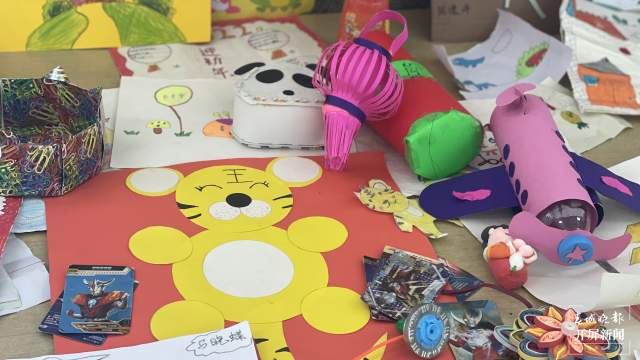 新春走基層|一百余份暖冬包送進紅河建水王馬寨小學(xué)(春城晚報-開屏新聞記者 馬雯 通訊員 盧維前 李金琳 攝)