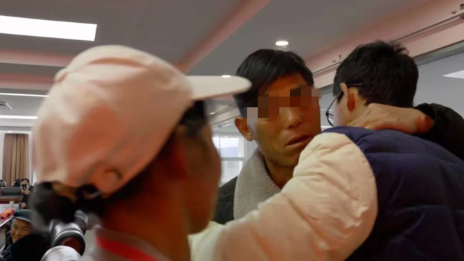 通過DNA比對終于找到了！昆明警方終助少年認親團圓（昆明市公安局供圖）