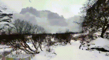 德欽雨崩發(fā)生一起雪崩，多條旅游線路暫時(shí)關(guān)閉
