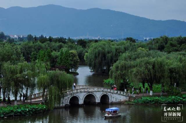 春節(jié)期間昆明西山區(qū)景區(qū)、公園接待游客47.37萬人次 張勇 通訊員 王麗娟 李建翔 康鳳瓊 周姝 攝