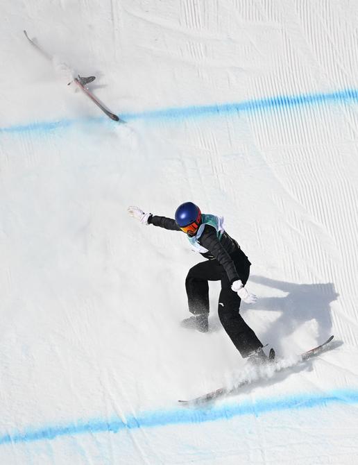 2月7日，中國選手谷愛凌在比賽中。（圖據(jù)新華社）