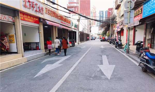 昆明主城這條街單行調(diào)整為復行，怎么走看過來！