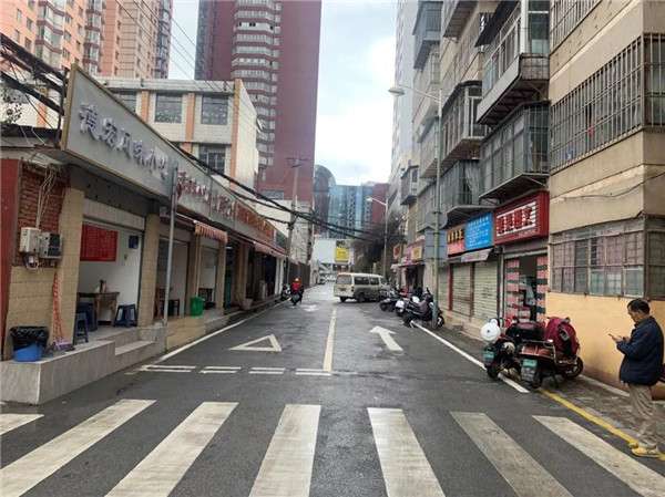 昆明主城這條街單行調(diào)整為復行，怎么走看過來！