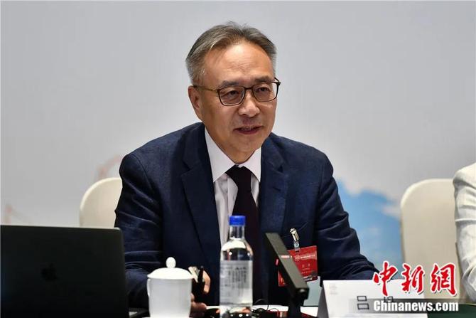 2021年7月，第44屆世界遺產(chǎn)大會(huì)“城市歷史景觀保護(hù)與可持續(xù)發(fā)展”邊會(huì)在福州舉行。呂舟教授解讀“北京中軸線”的文化遺產(chǎn)價(jià)值，向世界展示了北京在老城整體保護(hù)和有機(jī)更新方面做出的有益探索和積累的寶貴經(jīng)驗(yàn)。<a target='_blank' href='/'><p align=