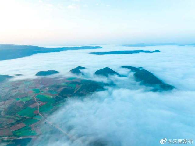 絕美云海就在紅河瀘西 人民日?qǐng)?bào)客戶端云南頻道（王正鵬 攝）