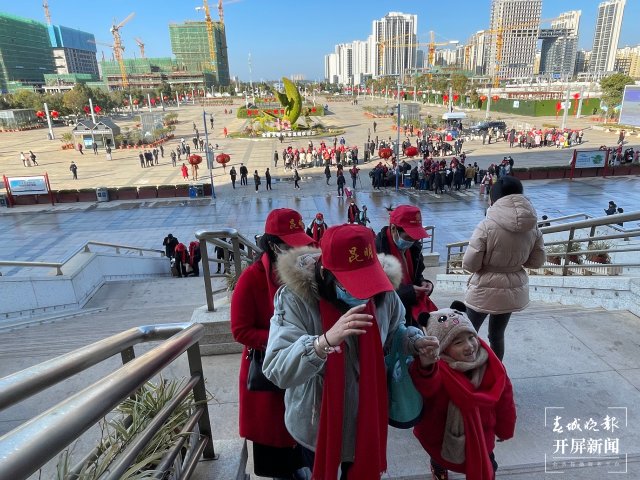 今年，云南確保農(nóng)村勞動(dòng)力轉(zhuǎn)移就業(yè)1500萬人以上（開屏新聞?dòng)浾?張?zhí)镱＃? style=