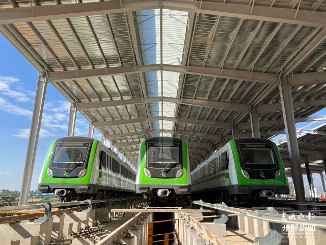 昆明地鐵5號(hào)線漁村停車場(chǎng)施工進(jìn)度完成90%(羅宗偉 通訊員 郭武輝 王正鵬 攝)