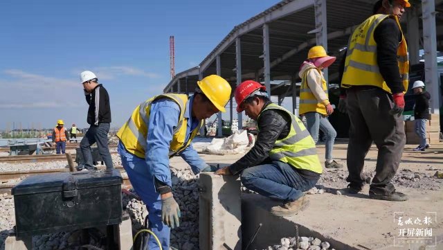 昆明地鐵5號(hào)線漁村停車場(chǎng)施工進(jìn)度完成90%(羅宗偉 通訊員 郭武輝 王正鵬 攝)