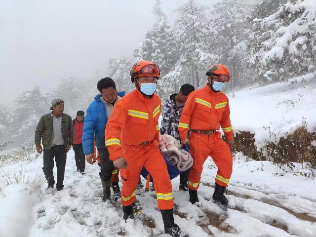 云南省森林消防總隊(duì)全力做好低溫暴雪天氣救援
