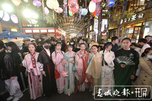 南強(qiáng)街鬧元宵 (1).jpg