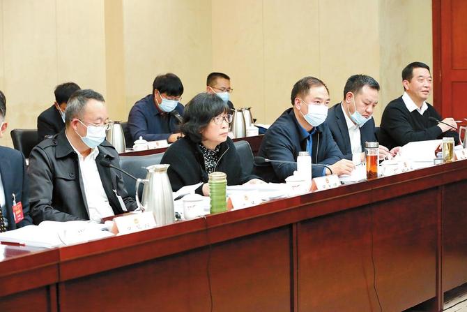 8dcfa4c6-dbc6-40ba-af73-c6f777b7f655 8dcfa4c6-dbc6-40ba-af73-c6f777b7f655