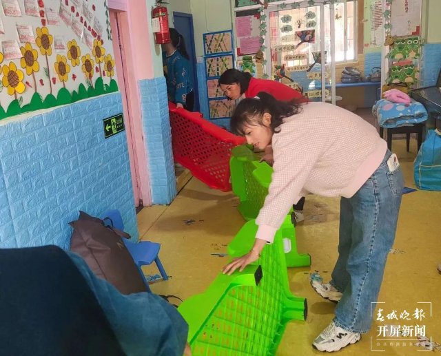 官渡區(qū)叫停3家無證“幼兒園” 200余名幼兒正分流入園(通訊員 虞楊 李昊 攝)