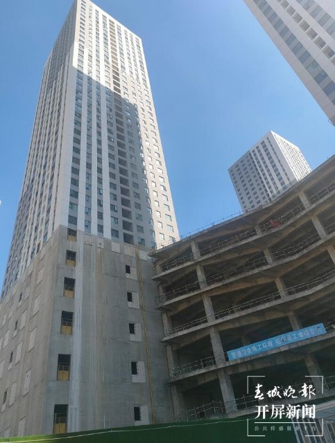 爛尾樓(開屏新聞?dòng)浾?顏媛 攝)