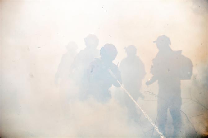 23.煙霧重重中逆向而行