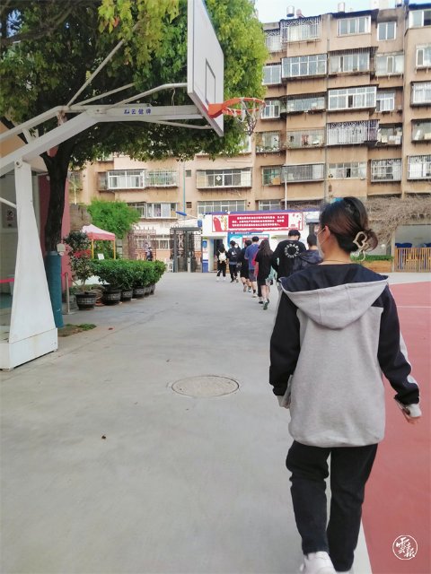 暖心！昆明封控區(qū)和管控區(qū)內(nèi)28名考生順利完成高考英語聽力考試