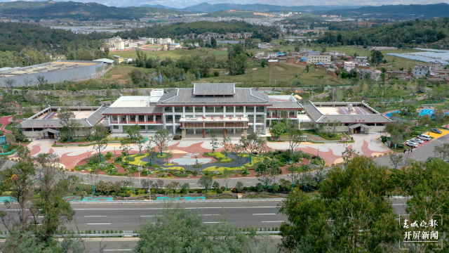 新楚大高速公路正式通車 開屏新聞?dòng)浾?王磊 攝影報(bào)道