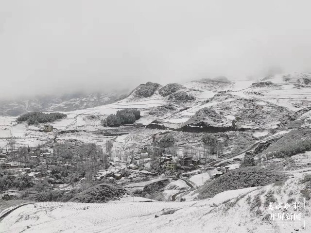 昭通下雪（開屏新聞記者 申時勛 通訊員 王遠(yuǎn)劍 馬宏 陳婷 蒙秀順 鄧代林 攝）