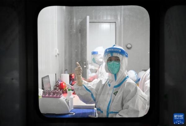 在防疫一線，這是最動(dòng)人的模樣