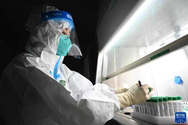 在防疫一線，這是最動(dòng)人的模樣