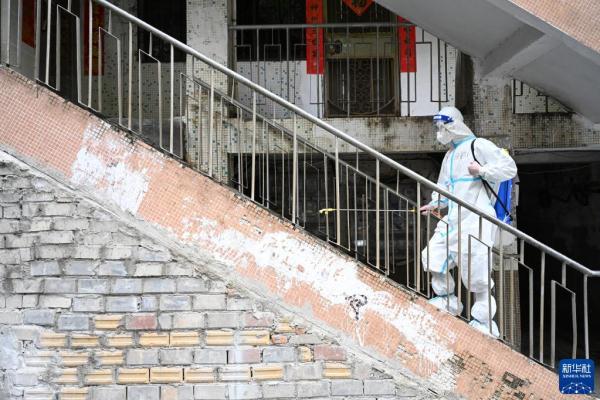 在防疫一線，這是最動(dòng)人的模樣