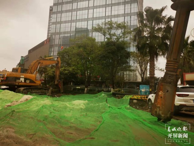 昆明地鐵5號線怡心橋站圍擋將逐步收縮（開屏新聞記者 張勇 攝）