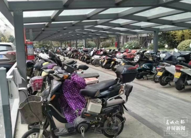 開屏觀察 | “新國標”過渡期進入倒計時，電動車非法“提速”冒頭？記者走訪…… 劉嘉 攝