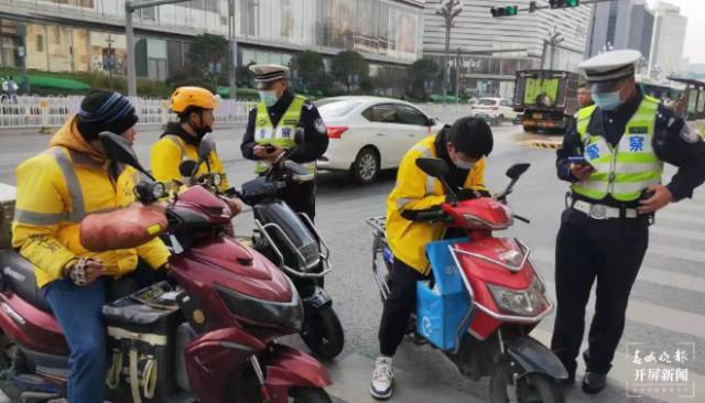 開屏觀察 | “新國標”過渡期進入倒計時，電動車非法“提速”冒頭？記者走訪…… 劉嘉 攝