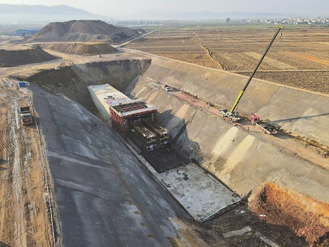 f3bff4a5-f08a-446a-9677-c9155d650638 f3bff4a5-f08a-446a-9677-c9155d650638