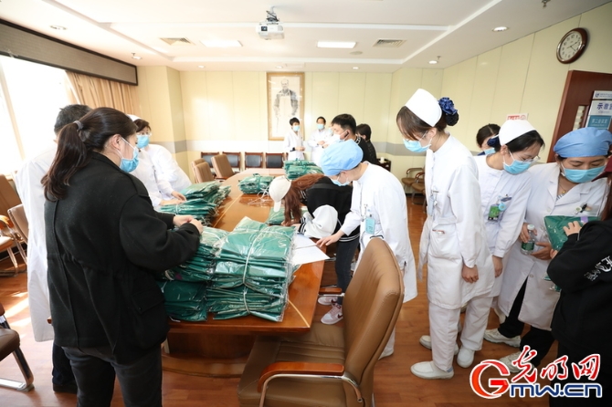 【組圖】“守滬者聯(lián)盟”丨北京:航空總醫(yī)院援滬醫(yī)療隊(duì)首批隊(duì)員已就位 【組圖】“守滬者聯(lián)盟”丨北京:航空總醫(yī)院援滬醫(yī)療隊(duì)首批隊(duì)員已就位