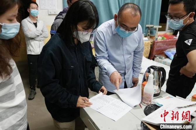 收集志愿者各類需求信息?！W(wǎng)寧德供電公司 供圖