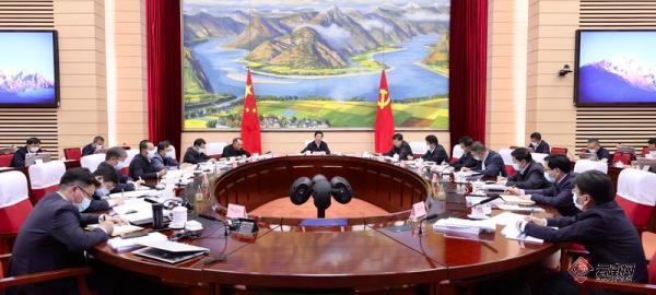 王予波在昆明市調(diào)研并主持召開專題會議。記者 顧彬 攝