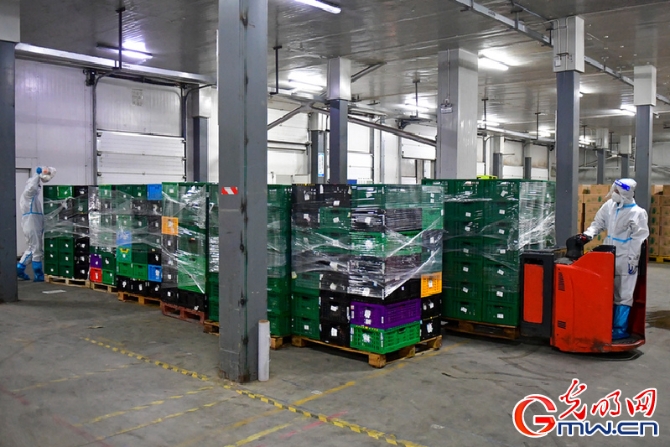 【組圖】“守滬者聯(lián)盟”丨從臨時(shí)倉(cāng)庫(kù)到騎手小哥 上海打通物資供應(yīng)“最后一公里” 【組圖】“守滬者聯(lián)盟”丨從臨時(shí)倉(cāng)庫(kù)到騎手小哥 上海打通物資供應(yīng)“最后一公里”