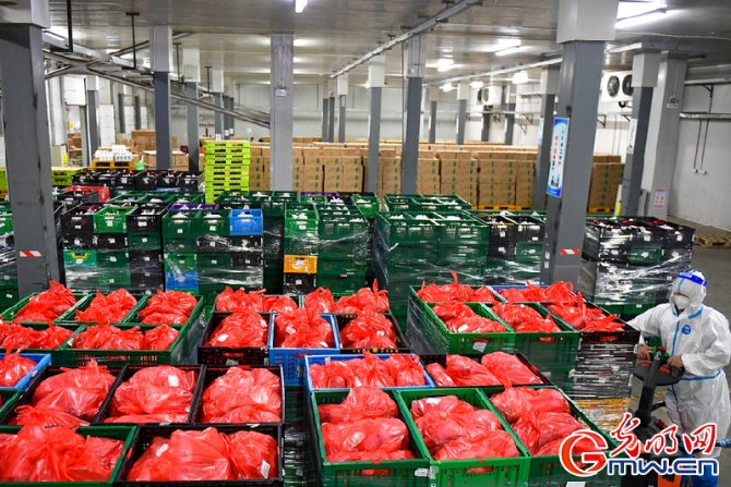 【組圖】“守滬者聯(lián)盟”丨從臨時(shí)倉(cāng)庫(kù)到騎手小哥 上海打通物資供應(yīng)“最后一公里” 【組圖】“守滬者聯(lián)盟”丨從臨時(shí)倉(cāng)庫(kù)到騎手小哥 上海打通物資供應(yīng)“最后一公里”