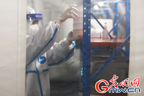 【圖片故事】“守滬者聯(lián)盟”丨上海浦東新區(qū)：全力加快核酸檢測(cè)速度