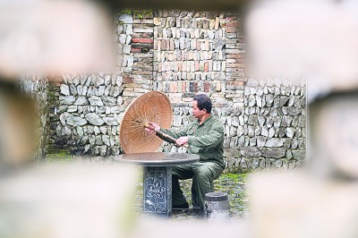 文化產(chǎn)業(yè):為振興路上的鄉(xiāng)村留住鄉(xiāng)愁 文化產(chǎn)業(yè):為振興路上的鄉(xiāng)村留住鄉(xiāng)愁