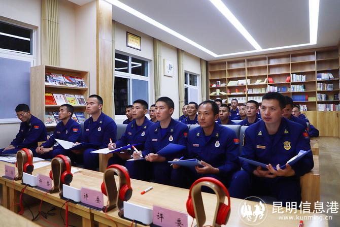 評(píng)委現(xiàn)場(chǎng)打分