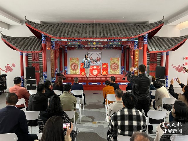 紀念關肅霜誕辰93周年——“關肅霜塑像”揭幕儀式在昆舉行 (4).jpg